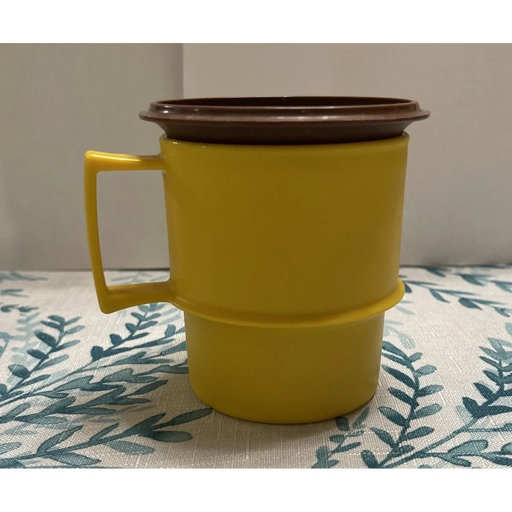 Vintage Tupperware‎ 1312-10 Stacking  Yellow Mug W/Brown Lid Coaster 1313-4